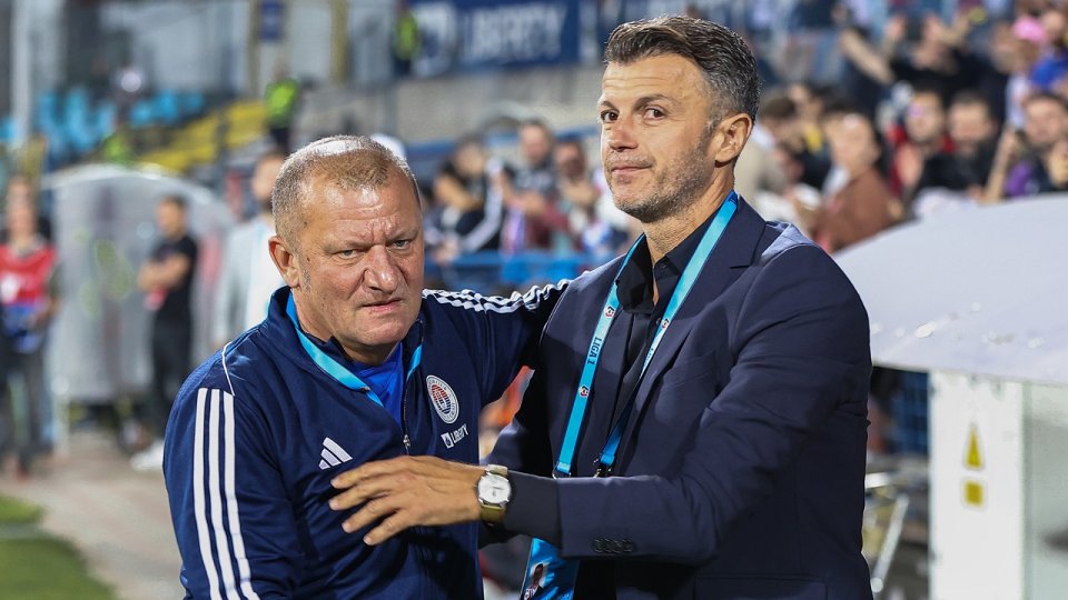 Dorinel Munteanu și Ovidiu Burcă, la meciul dintre Oțelul Galați și Dinamo București