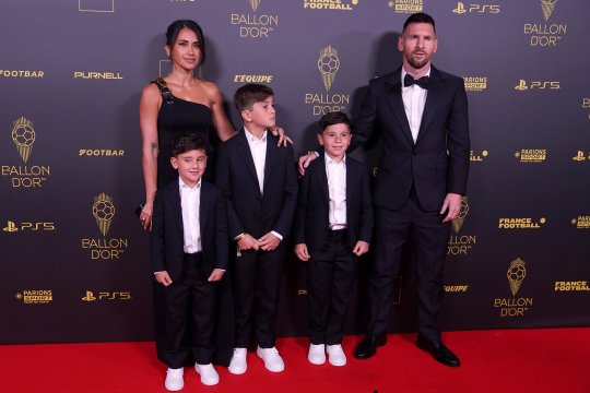 ”Balonul de Aur” rivalizează cu Premiile Oscar. Vedetele din fotbal s-au întrecut în ținute de lux