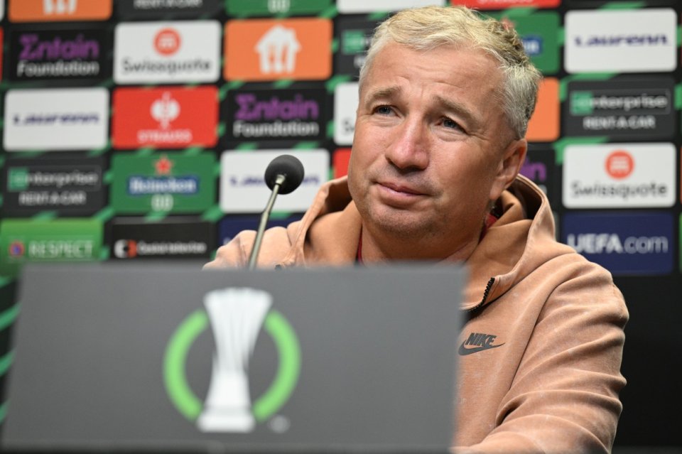 Dan Petrescu o antrenează în prezent pe Jeonbuk