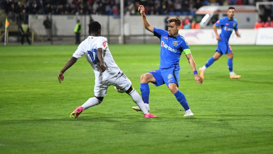 FCSB este pe primul loc în campionat, iar FC Botoșani este pe ultimul