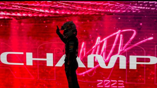 Max Verstappen a câștigat al treilea titlu de campion mondial consecutiv în Formula 1!