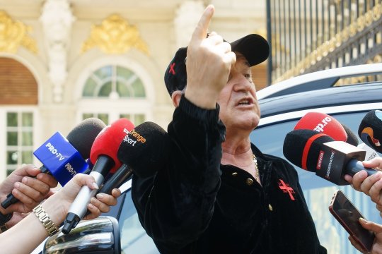 Gigi Becali, noi săgeți către Dan Șucu: ”La fotbal îl voi spulbera, praf îl voi face”