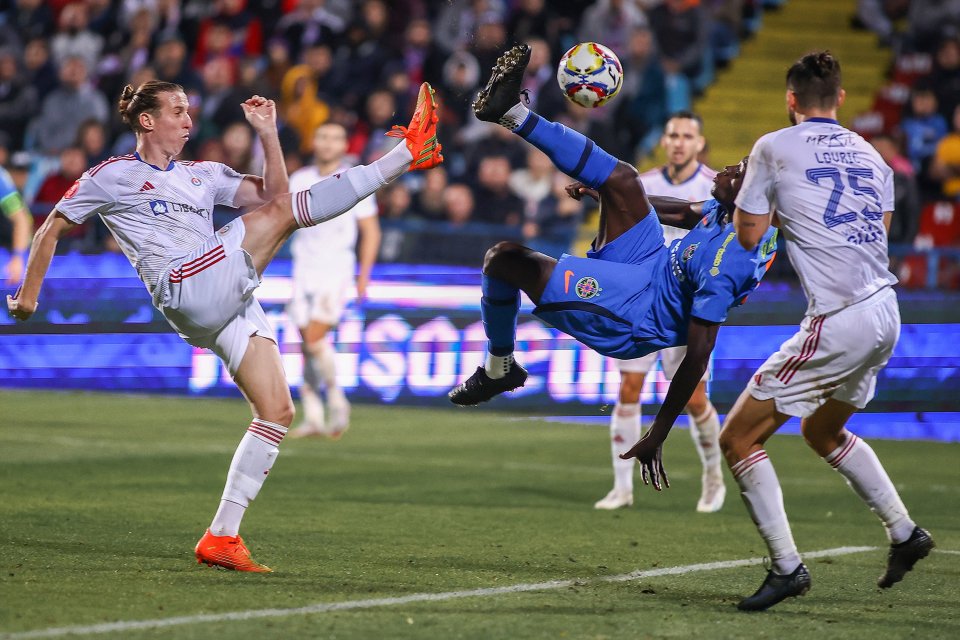 Diego Zivulic și Dawa în meciul de fotbal dintre SC OȚELUL GALAȚI - FCSB 1-1, CUPA ROMÂNIEI, Stadionul Oțelul din Galați, 31 octombrie 2023