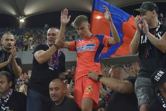 Fanii FCSB nu îl iartă pe Tavi Popescu pentru gestul făcut la finalul meciului cu Rapid: ”Suporterii nu mai acceptă așa ceva!”