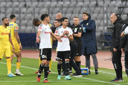 Vali Gheorghe, eliminat la doar patru minute după ce a intrat pe teren pentru U Cluj! Care ar fi fost motivul