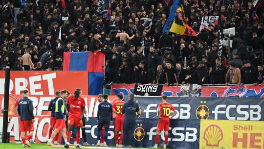 Protest al fanilor la FCSB - FCU Craiova. Cum i-a întâmpinat Peluza Nord pe jucătorii gazdelor și ce mesaje au afișat cele două galerii