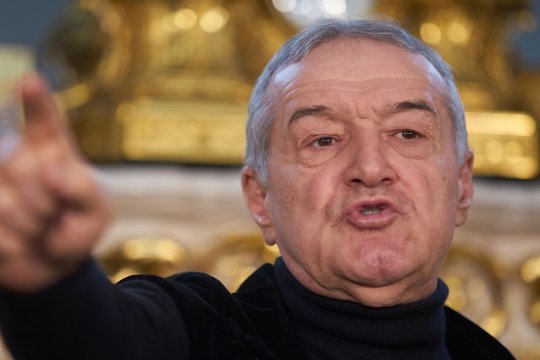 Becali, dialog incredibil cu stafful FCSB, la pauza meciului dintre FCSB și FCU Craiova! Ce s-a întâmplat, după ce patronul a ”ordonat” o schimbare: ”Nu, ăsta are experiență”