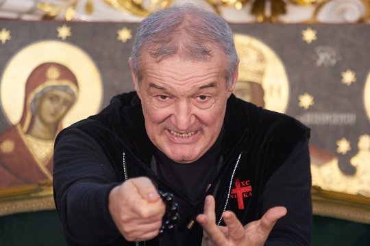 VIDEO | Cum a reacționat Gigi Becali după ce i s-a oferit să fumeze marijuana: ”Ia dă-o încoa! Ce aoleu, mă?”