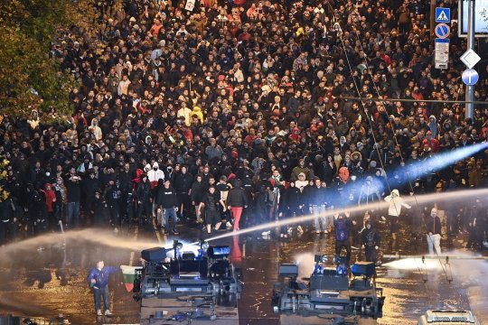 Scene apocaliptice în timpul meciului dintre Bulgaria și Ungaria. Poliția a intervenit în forță