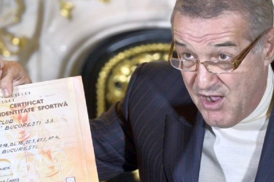 FOTO EXCLUSIV | Cum arată Certificatul de Identitate Sportivă al lui CSA Steaua și în ce an a fost dobândit. Comparație cu FCSB