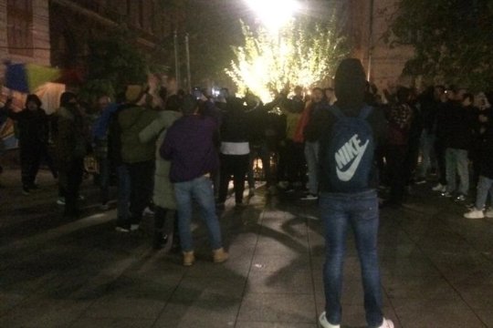 FOTO + VIDEO EXCLUSIV | Sărbătoare ca pe vremuri la Universitate! Fanii naționalei au celebrat calificarea în locul devenit deja obișnuit