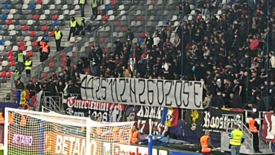 EXCLUSIV | Mesajul misterios afișat de steliști. Ce înseamnă coordonatele din imagine și de ce ele sunt o amintire neplăcută pentru unii ultrași rapidiști