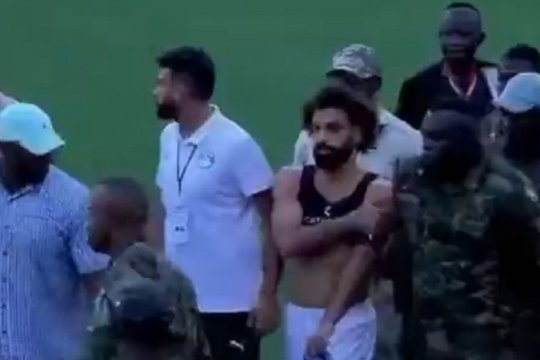 Scene de groază, Mohamed Salah a trebuit să fie însoțit de armată la ieșirea de pe teren