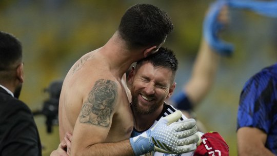 VIDEO | Bătaie la Brazilia – Argentina! Lionel Messi și-a scos echipa de pe teren! Dibu Martinez, portarul campioanei mondiale, a sărit la jandarmi!