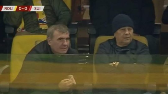FOTO | Imaginile serii din tribunele Arenei Naționale. Mircea Lucescu și Gheorghe Hagi au urmărit împreună duelul dintre România și Elveția: ”Mai bine de atât nu se putea”