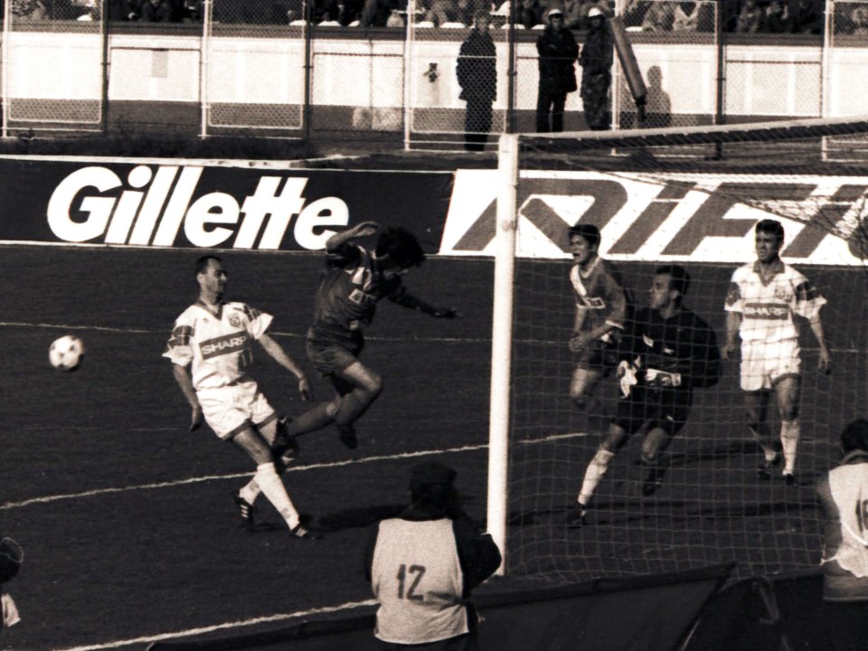 Mihali (primul din dreapta), într-un Dinamo - Steaua din anii '90. În fotografie mai apar Grozavu, Lăcătuș, Adi Ilie și Prunea