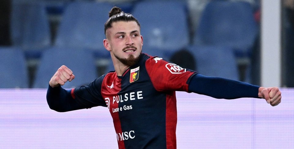 Radu Drăgușin, în tricoul celor de la Genoa