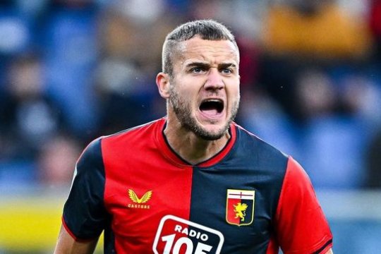 ”Reabilitat” la națională, George Pușcaș a fost lăudat și de antrenorul lui Genoa