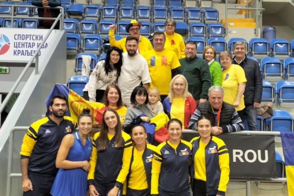 Echipa feminină de tenis a României, învingătoartea formaţiei Serbiei cu scorul de 4-0, în play-off-ul pentru Grupa Mondială a competiţiei Billie Jean King Cup