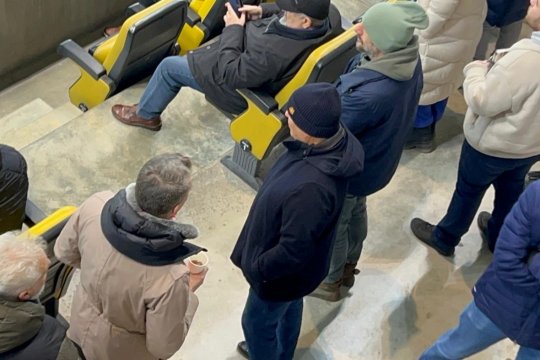 S-a ”dat de gol” Mircea Lucescu? ”Il Luce”, surprins alături de acționarul unui club din Superligă la derby-ul Dinamo - FCSB