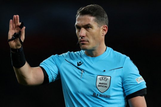 Istvan Kovacs a acordat două penalty-uri în primele 10 minute ale meciului AC Milan - Borussia Dortmund