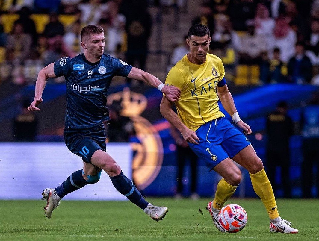 Florin Tănase, în duel cu Cristiano Ronaldo