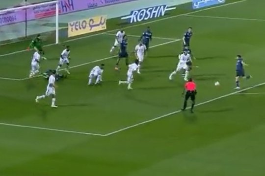 VIDEO | Andrei Burcă, gol spectaculos în poarta lui Tătărușanu. Fundașul naționalei este golgheterul echipei sale