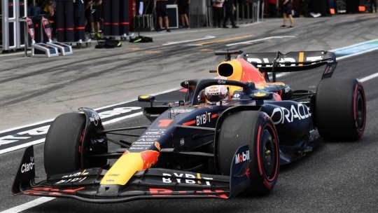 Max Verstappen a câștigat fără emoții cursa de sprint de la Marele Premiu al Braziliei