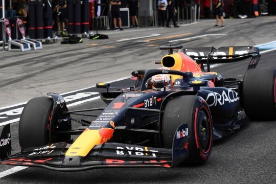 Max Verstappen a câștigat fără emoții cursa de sprint de la Marele Premiu al Braziliei