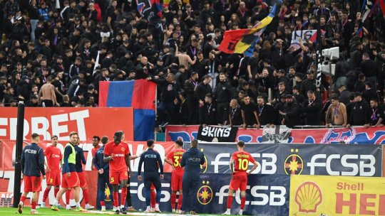 Copy-paste! Scenografia celor de la FCSB la derby-ul cu Rapid, ”împrumutată” de pe internet. De unde s-au inspirat suporterii ”roș-albaștri”