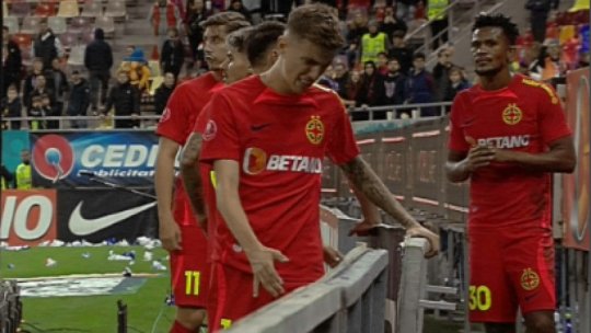 FOTO | Octavian Popescu a izbucnit în plâns la finalul derby-ului. Ipostaze tulburătoare cu atacantul FCSB-ului