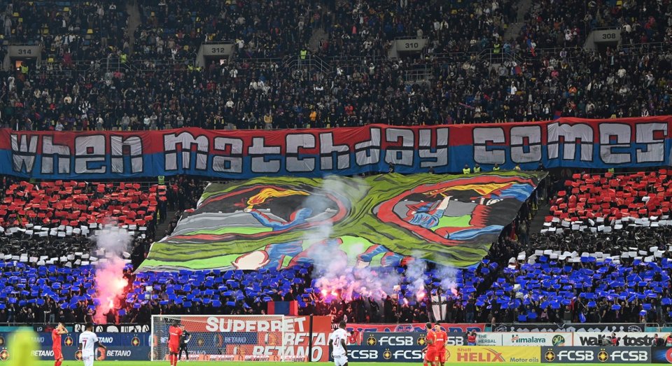 Ultrașii FCSB-ului au avut și momente spectaculoase, dar și derapaje rasiste extrem de grave