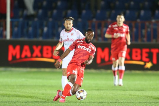 UTA – Dinamo 2-1. Arădenii dau lovitura în prelungiri, după un meci controlat de oamenii lui Burcă