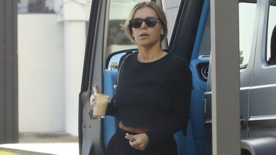 FOTO | Soția lui Mirel Rădoi a întors toate privirile într-o parcare. Cum și-a făcut apariția