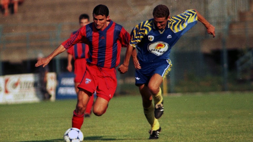 Un singur trofeu are Eugen Trică cu Steaua, Supercupa României, în 2001