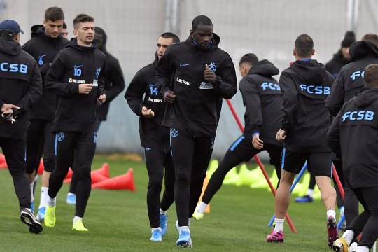 Rapid a transferat un fotbalist care s-a făcut de râs la FCSB! Jucătorul a semnat deja