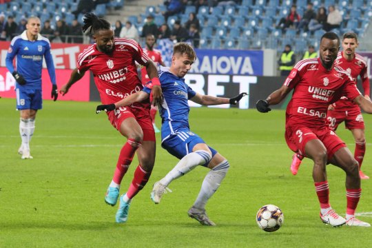 FCU Craiova - FC Botoșani 2-0. Victorie fără emoții pentru olteni care se îndepărtează de pozițiile direct retrogradabile