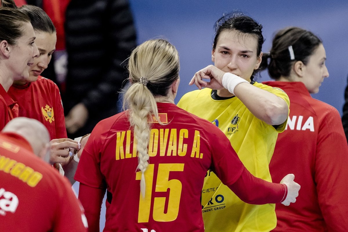 Cristina Neagu a fost desemnată cea mai bună jucătoare de handbal a lumii de patru ori (2010, 2015, 2016, 2018)
