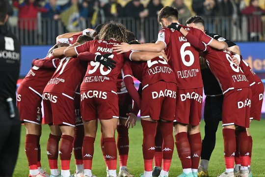 Un fotbalist al Rapidului, decis să plece din Giulești, după remiza cu Petrolul Ploiești! Impresarul său deja l-a propus mai multor cluburi