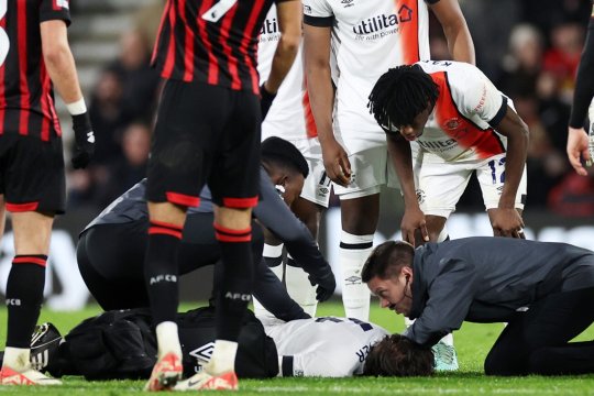 Comunicatul emis de Luton Town, după incidentul îngrozitor trăit de căpitanul echipei: ”Ne rugăm pentru el”
