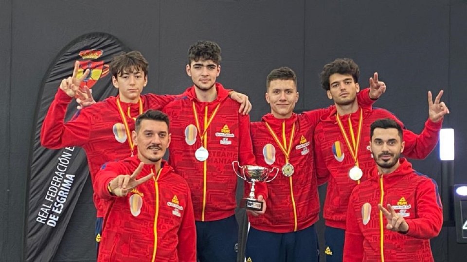 Naţionala României de sabie juniori a câştigat medalia de argint la Cupa Mondială de la Madrid