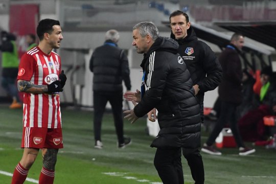 Concluziile lui Bernd Storck după victoria din meciul cu CFR Cluj. Antrenorul a anunțat ce planuri are pentru perioada de mercato din iarnă: ”Voi avea o discuție cu cei din conducere”
