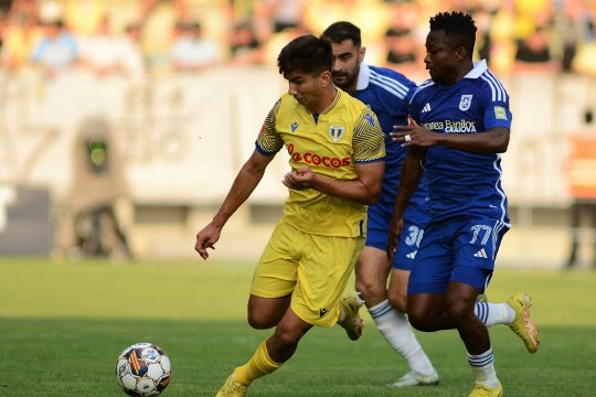 FCU Craiova 1948 - Petrolul Ploiești 2-0. Meci cu ratări incredibile în Bănie. Achim și Blănuță aduc a treia victorie consecutivă a oltenilor în Superligă