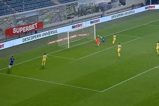 Ratarea anului în Superligă! Fotbalistul propus naționalei nu a putut marca din doi metri, iar Omrani s-a făcut și el de râs
