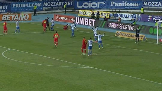 Penalty acordat cu VAR! FCSB a preluat conducerea la Iași după ce arbitrul Iulian Călin a întors decizia inițială
