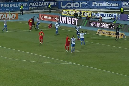 Penalty acordat cu VAR! FCSB a preluat conducerea la Iași după ce arbitrul Iulian Călin a întors decizia inițială