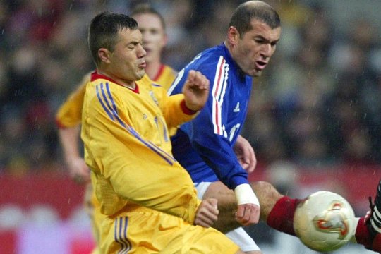 România la Euro ‘96 > Adi Ilie, despre controversatul România - Spania: “Poate am jucat să facem cărțile în grupă! Am pierdut, au mers ei mai departe, nu Bulgaria!”