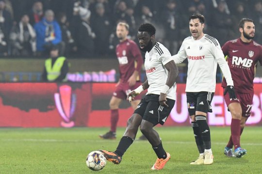 Șefii de la U Cluj, prinși în ”offside” de decizia lui Ioan Ovidiu Sabău. Cum comentează eventuala plecare a antrenorului. ”Am arătat rău”