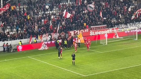 Momente fabuloase după ce Dinamo a învins-o pe Voluntari în prelungiri. Jucătorii s-au dus să sărbătorească cu galeria golul lui Gregorio, dar Kopic nu. Cum a reacționat antrenorul