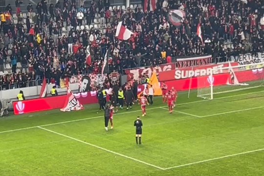 Momente fabuloase după ce Dinamo a învins-o pe Voluntari în prelungiri. Jucătorii s-au dus să sărbătorească cu galeria golul lui Gregorio, dar Kopic nu. Cum a reacționat antrenorul